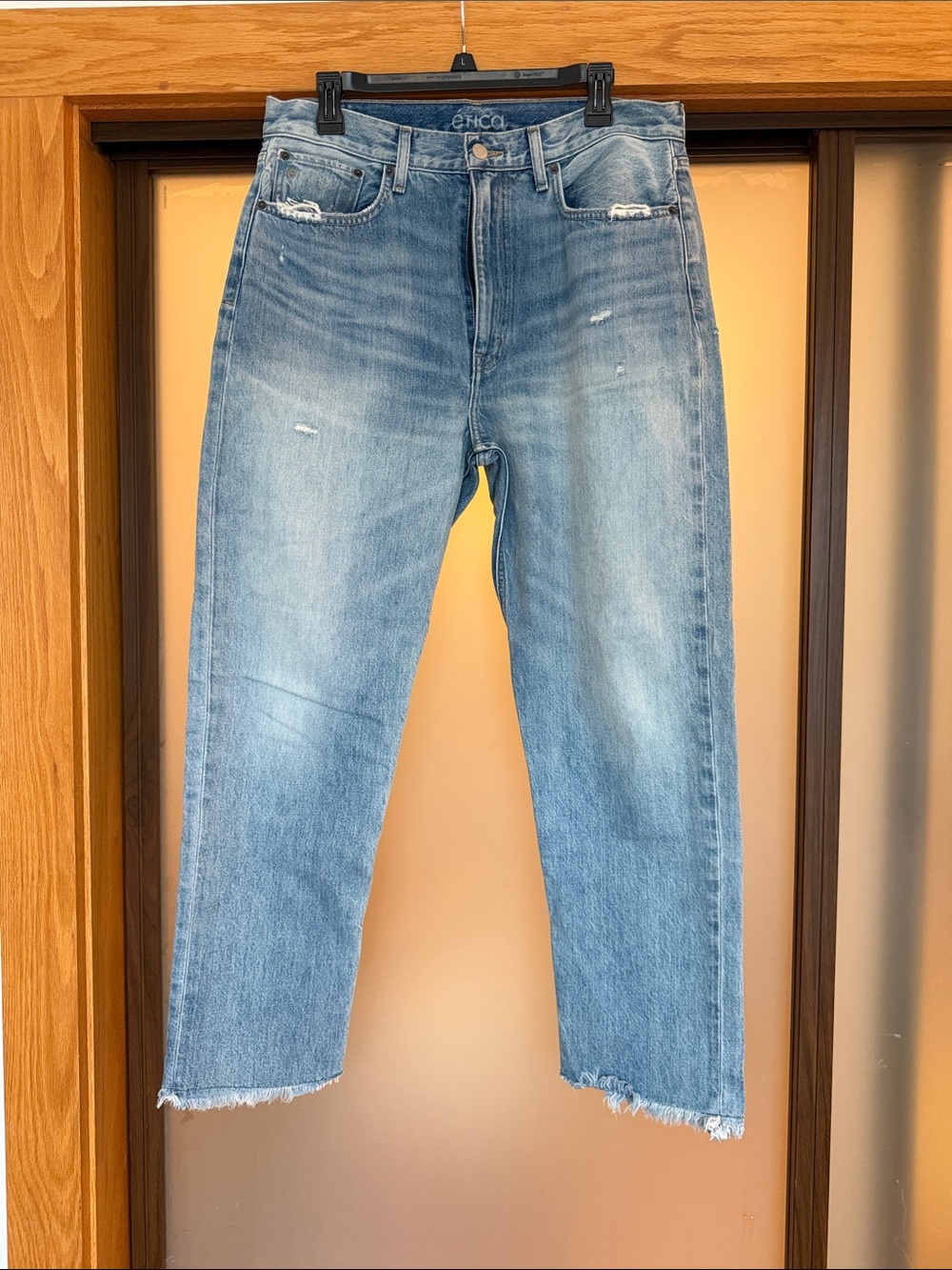NWOT Ética Finn Slim Straight Denim Light Blue frayed hem Jeans